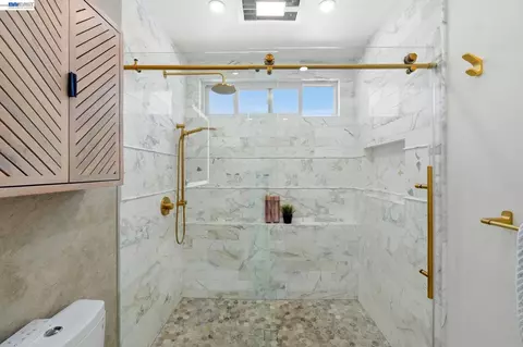 Bath - 4346 Fallbrook Rd, Concord, CA 94521 photo 3 of 7