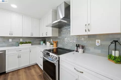 Kitchen - 4346 Fallbrook Rd, Concord, CA 94521 photo 3 of 6