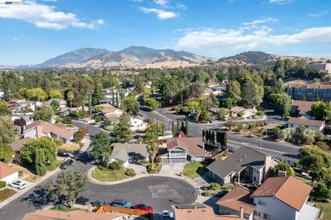 View/Area - 4346 Fallbrook Rd, Concord, CA 94521 photo 2 of 3