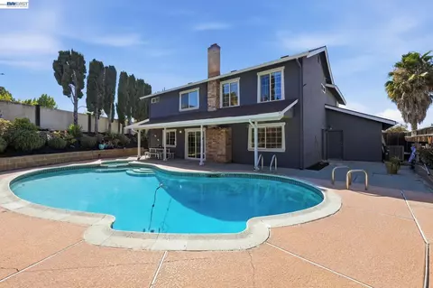 Exterior - 4346 Fallbrook Rd, Concord, CA 94521 photo 6 of 7