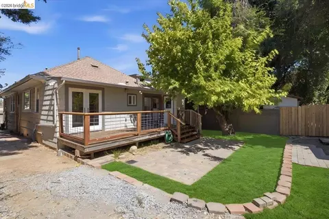 Exterior - 627 6th St, Vallejo, CA 94590 photo 6 of 7