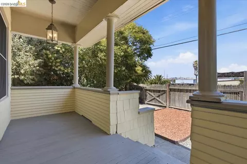 Exterior - 627 6th St, Vallejo, CA 94590 photo 4 of 7