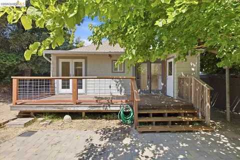 Exterior - 627 6th St, Vallejo, CA 94590 photo 5 of 7