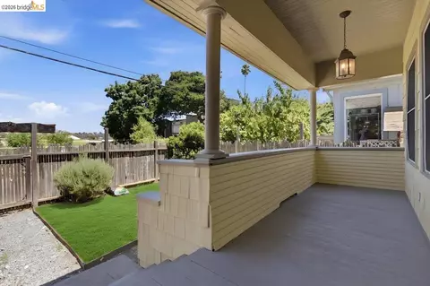 Exterior - 627 6th St, Vallejo, CA 94590 photo 3 of 7