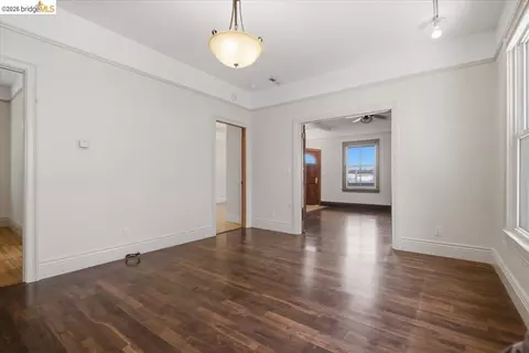 Living - 627 6th St, Vallejo, CA 94590 photo 4 of 4
