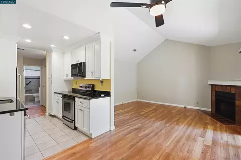 Living - 775 Center Ave, Martinez, CA 94553 photo 3 of 5