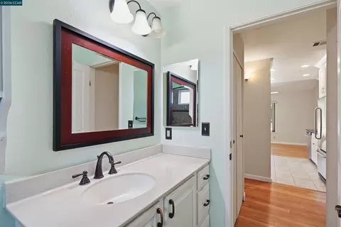 Bath - 775 Center Ave, Martinez, CA 94553 photo 1 of 2