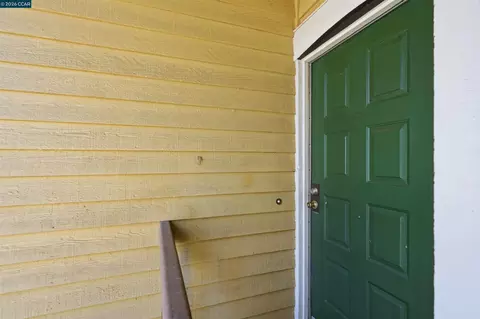 Entry Way - 775 Center Ave, Martinez, CA 94553 photo 3 of 3