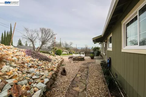 3345 Oakwood Pl, Redding, CA 96001 photo 10