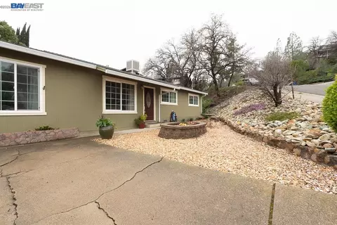 3345 Oakwood Pl, Redding, CA 96001 photo 3