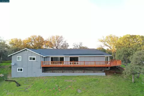 Exterior - 14630 Saint Croy Rd, Red Bluff, CA 96080 photo 2 of 7