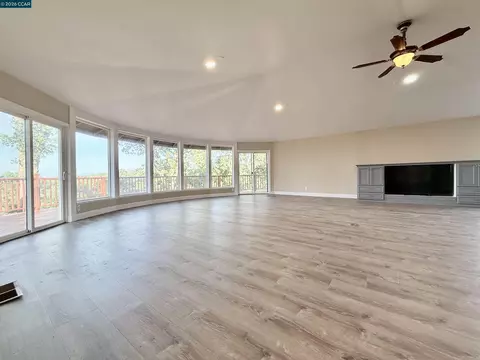 Living - 14630 Saint Croy Rd, Red Bluff, CA 96080 photo 1 of 5