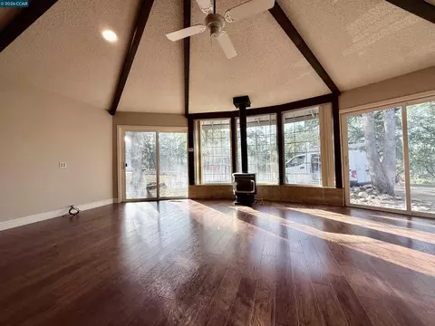 Living - 14630 Saint Croy Rd, Red Bluff, CA 96080 photo 5 of 5
