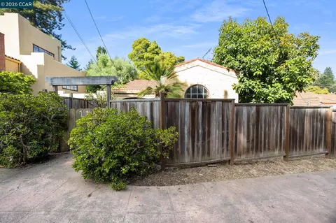 11 Edgecroft Rd, Kensington, CA 94707 photo 1