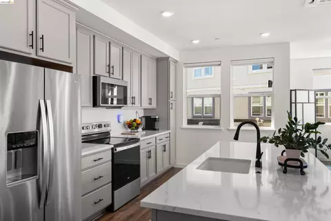 2836 Tradewind Dr, Alameda, CA 94501 photo 7