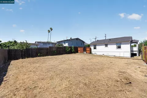 Exterior - 427 Grant St, Vallejo, CA 94590 photo 3 of 5