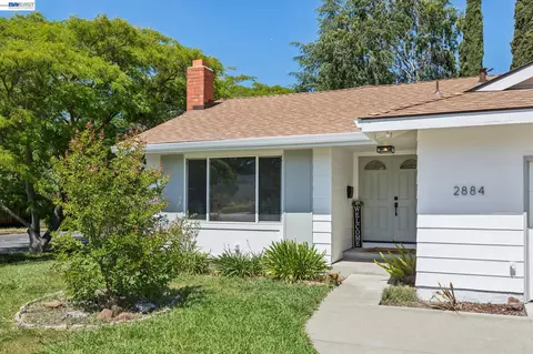 Exterior - 2884 Lyon Cir, Concord, CA 94518 photo 3 of 9
