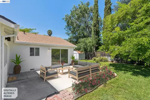 Exterior - 2884 Lyon Cir, Concord, CA 94518 photo 7 of 9