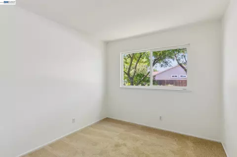 Bedroom - 2884 Lyon Cir, Concord, CA 94518 photo 5 of 6
