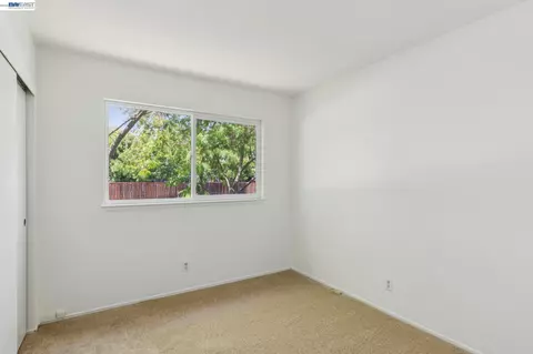Bedroom - 2884 Lyon Cir, Concord, CA 94518 photo 6 of 6