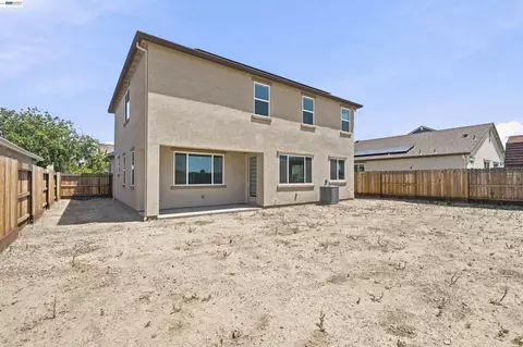 Exterior - 200 De Bord Dr, Tracy, CA 95376 photo 7 of 7