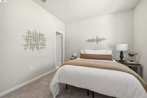 Bedroom - 200 De Bord Dr, Tracy, CA 95376 photo 6 of 13
