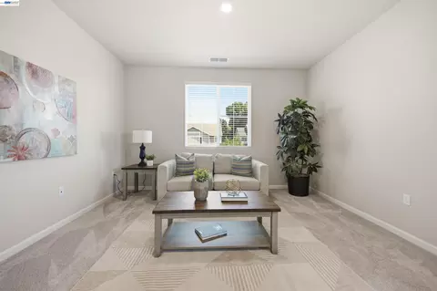 Living - 200 De Bord Dr, Tracy, CA 95376 photo 6 of 6