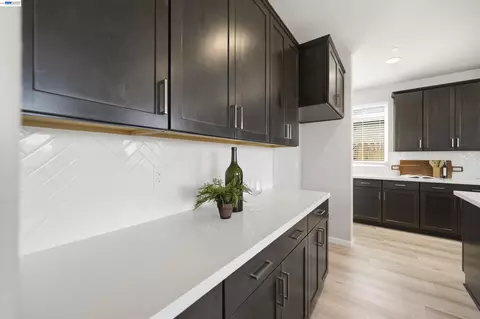 Kitchen - 200 De Bord Dr, Tracy, CA 95376 photo 6 of 6