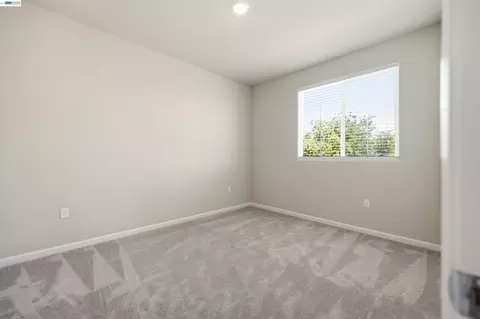 Bedroom - 200 De Bord Dr, Tracy, CA 95376 photo 12 of 13