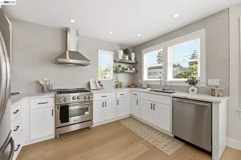 Kitchen - 1841 Vine St, Berkeley, CA 94703 photo 4 of 5