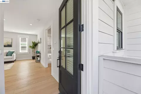 Entry Way - 1841 Vine St, Berkeley, CA 94703 photo 1 of 2