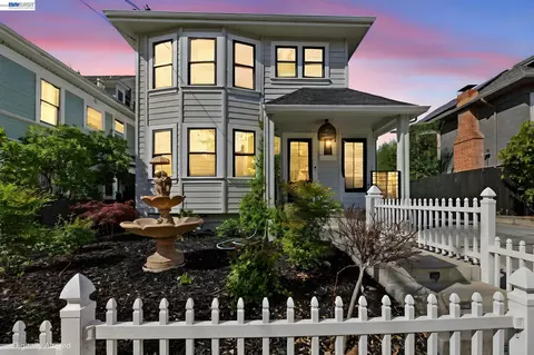 Exterior - 1841 Vine St, Berkeley, CA 94703 photo 2 of 9
