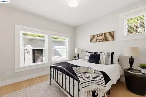 Bedroom - 1841 Vine St, Berkeley, CA 94703 photo 3 of 10