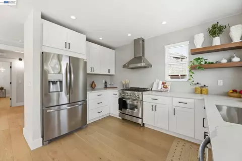 Kitchen - 1841 Vine St, Berkeley, CA 94703 photo 5 of 5