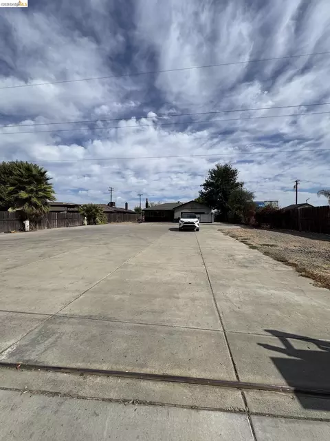 7031 Power Inn Rd, Sacramento, CA 95828