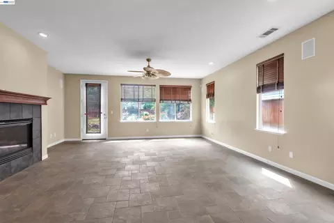 Living - 2630 Annette Ct, Tracy, CA 95304 photo 1 of 5