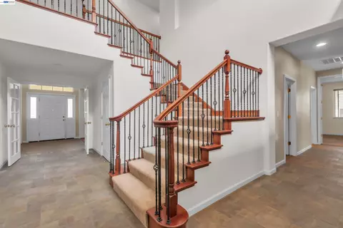 Entry Way - 2630 Annette Ct, Tracy, CA 95304 photo 1 of 4