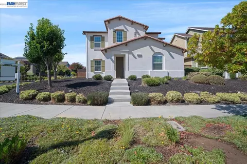 4003 Summit Dr, Tracy, CA 95377 photo 1