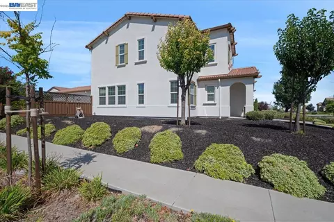 4003 Summit Dr, Tracy, CA 95377 photo 4
