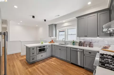 Kitchen - 2019 Del Norte, Berkeley, CA 94707 photo 2 of 5