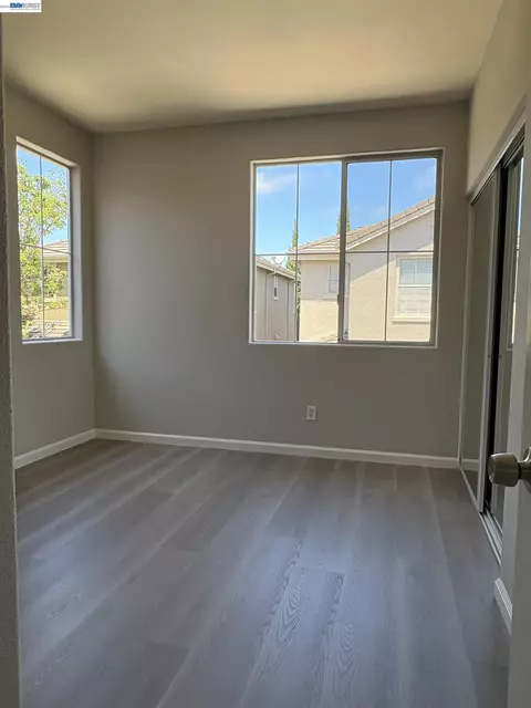 Bedroom - 439 Kent Dr, Mountain View, CA 94043 photo 2 of 2