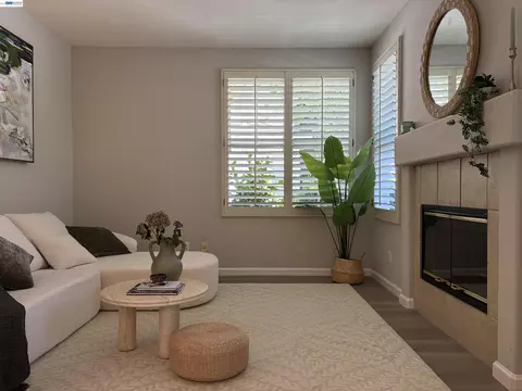 Living - 439 Kent Dr, Mountain View, CA 94043 photo 1 of 5