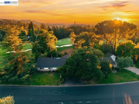 3180 Roundhill Rd, Alamo, CA 94507