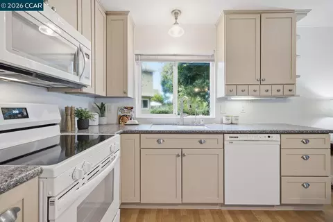4243 Dubhe Ct, Concord, CA 94521 photo 10
