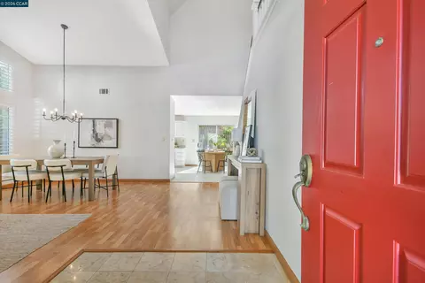 Entry Way - 280 Brady St, Martinez, CA 94553 photo 1 of 3