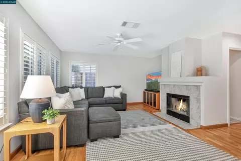 Living - 280 Brady St, Martinez, CA 94553 photo 3 of 3