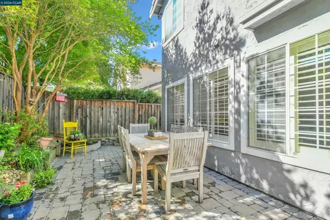 Exterior - 280 Brady St, Martinez, CA 94553 photo 7 of 18