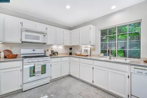 Kitchen - 280 Brady St, Martinez, CA 94553 photo 3 of 3