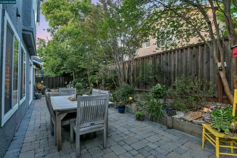 Exterior - 280 Brady St, Martinez, CA 94553 photo 13 of 18