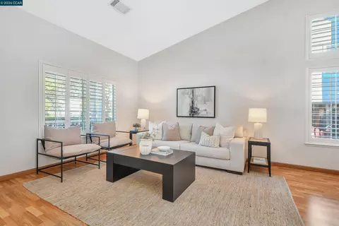 Living - 280 Brady St, Martinez, CA 94553 photo 1 of 3